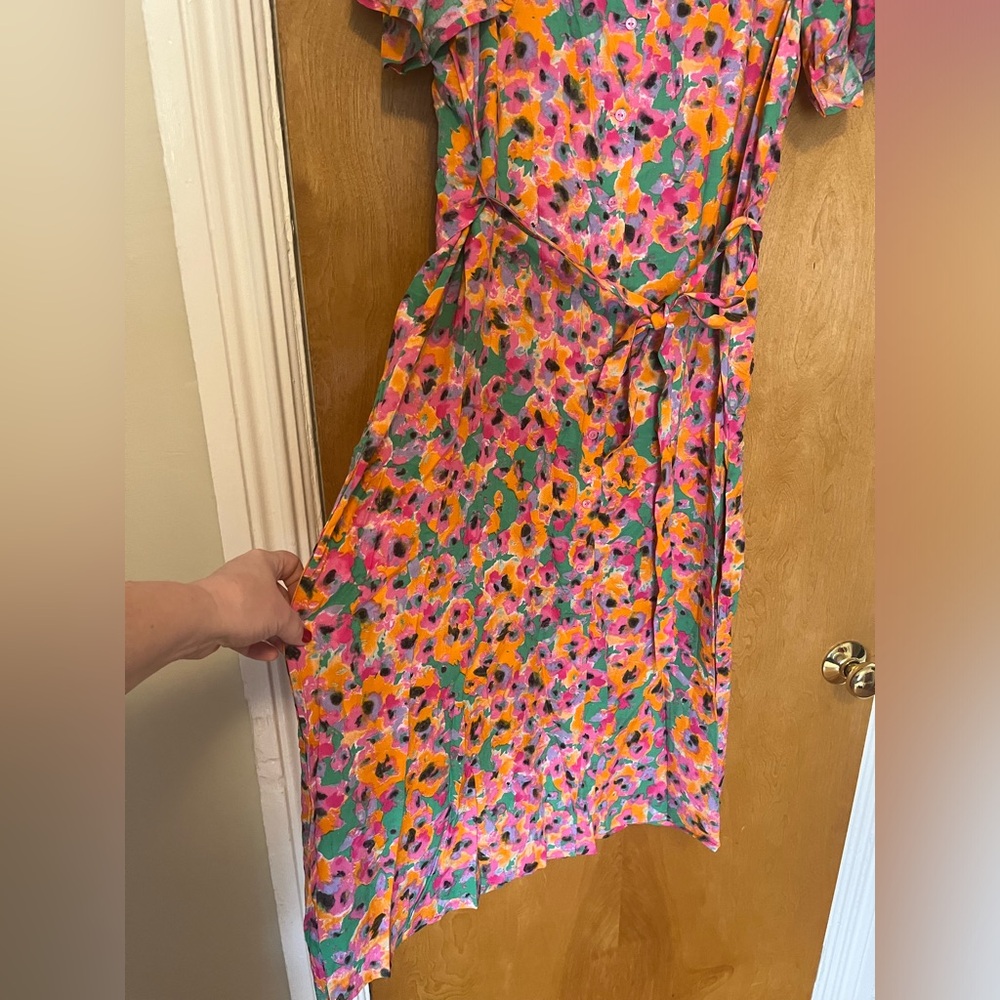 Monki wrap midi dress in pink floral print - Picture 6 of 15